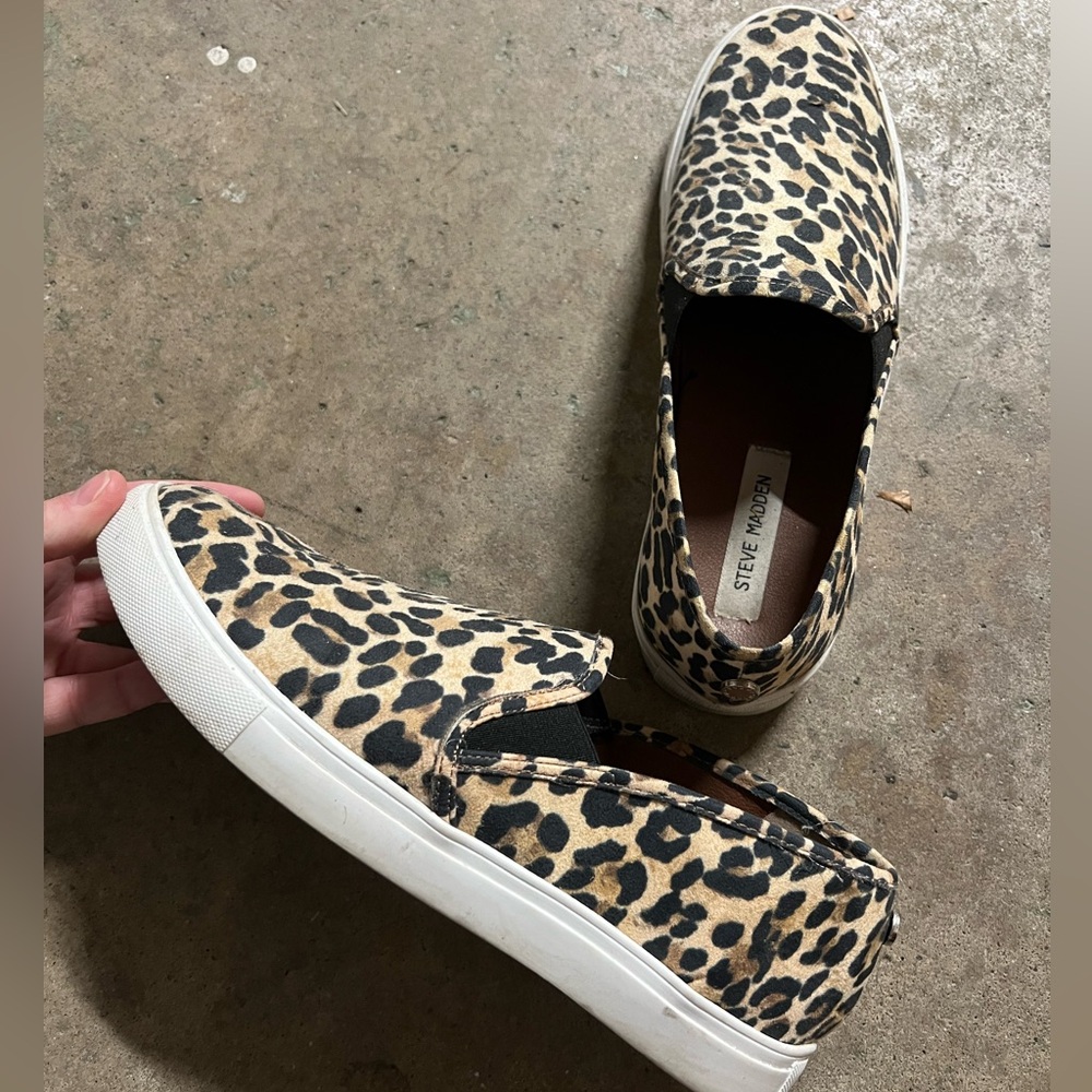 Womens Steve Madden slip ons